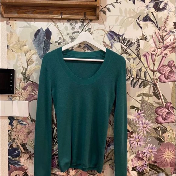 Bottega veneta sweater brand new with defect